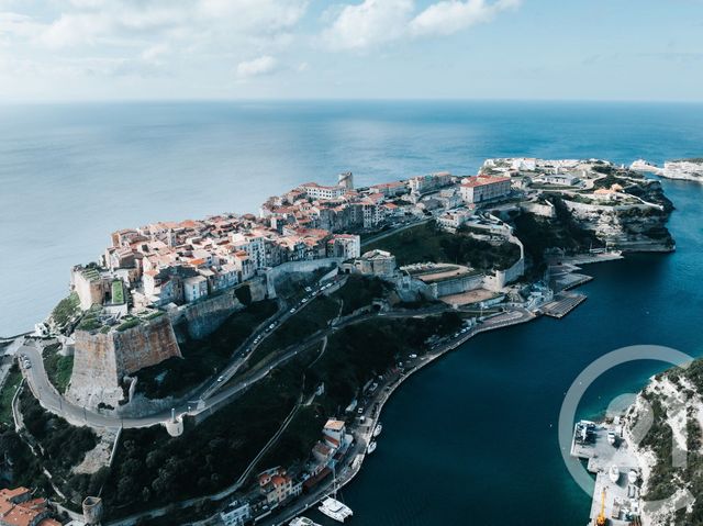 Appartement à vendre - 4 pièces - 47.0 m2 - BONIFACIO - 201 - CORSE - Century 21 Demeures Conseils