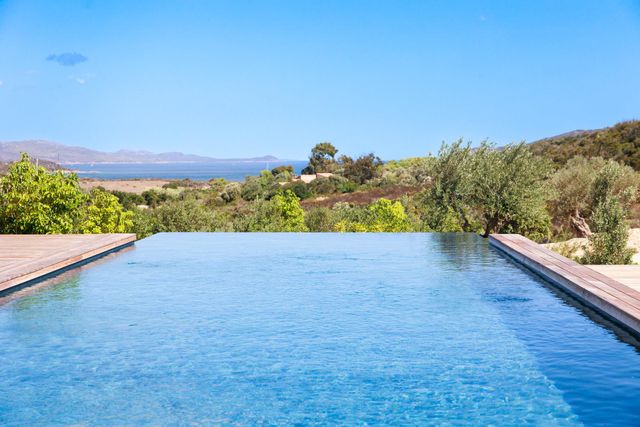 maison à louer - 7 pièces - 450.0 m2 - BONIFACIO - 201 - CORSE - Century 21 Demeures Conseils