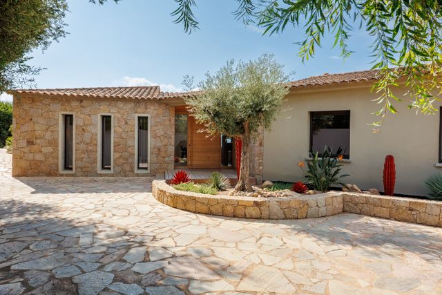 maison à louer - 7 pièces - 350.0 m2 - PORTO VECCHIO - 201 - CORSE - Century 21 Demeures Conseils