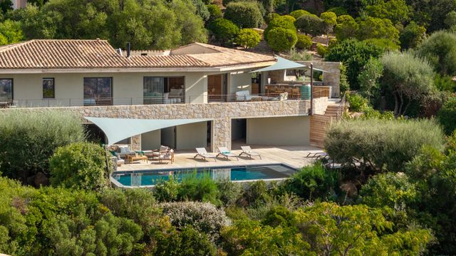 maison à louer - 7 pièces - 350.0 m2 - PORTO VECCHIO - 201 - CORSE - Century 21 Demeures Conseils