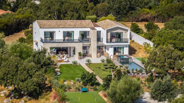 maison à louer - 5 pièces - 225.0 m2 - ZONZA - 201 - CORSE - Century 21 Demeures Conseils