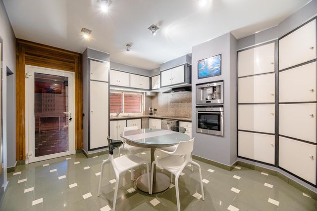 Afficher la photo en grand maison à vendre - 7 pièces - 314.07 m2 - ZONZA - 201 - CORSE - Century 21 Demeures Conseils