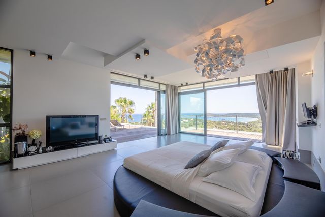 Afficher la photo en grand maison à vendre - 7 pièces - 314.07 m2 - ZONZA - 201 - CORSE - Century 21 Demeures Conseils