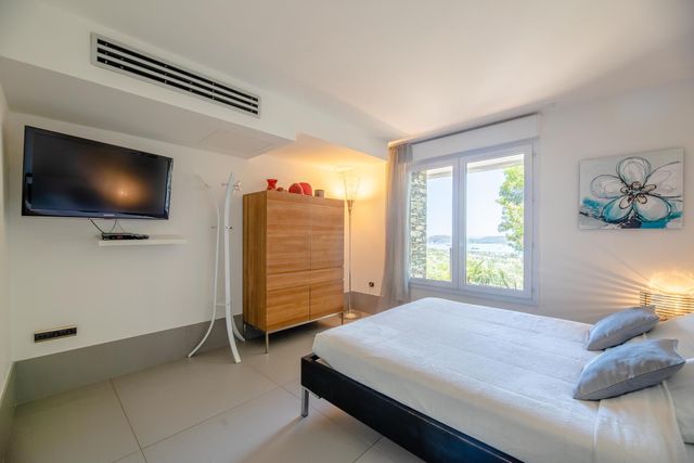 Afficher la photo en grand maison à vendre - 7 pièces - 314.07 m2 - ZONZA - 201 - CORSE - Century 21 Demeures Conseils