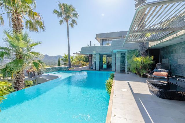 Afficher la photo en grand maison à vendre - 7 pièces - 314.07 m2 - ZONZA - 201 - CORSE - Century 21 Demeures Conseils