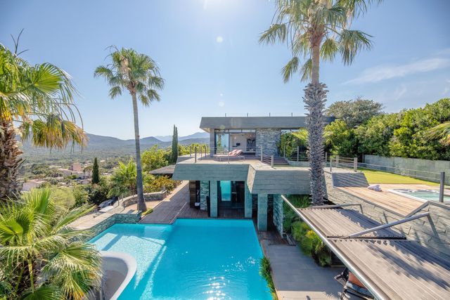 Afficher la photo en grand maison à vendre - 7 pièces - 314.07 m2 - ZONZA - 201 - CORSE - Century 21 Demeures Conseils