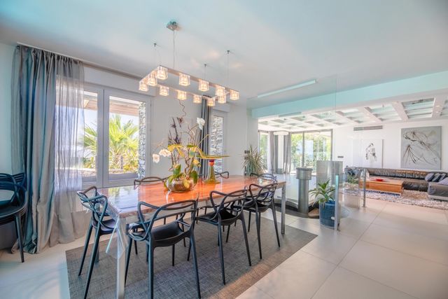 Afficher la photo en grand maison à vendre - 7 pièces - 314.07 m2 - ZONZA - 201 - CORSE - Century 21 Demeures Conseils