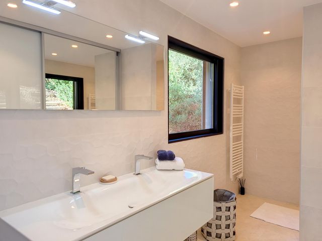 maison à louer - 6 pièces - 340.0 m2 - PORTO VECCHIO - 201 - CORSE - Century 21 Demeures Conseils