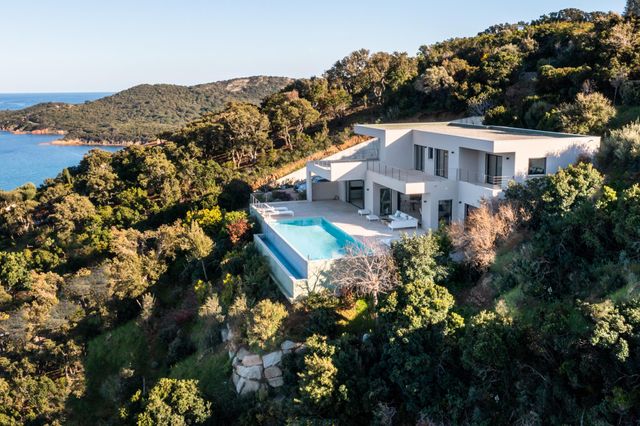 maison à louer - 6 pièces - 340.0 m2 - PORTO VECCHIO - 201 - CORSE - Century 21 Demeures Conseils