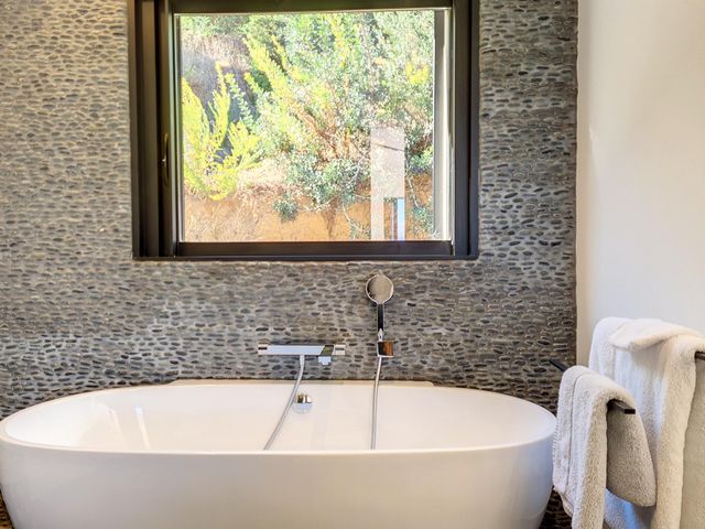 maison à louer - 6 pièces - 340.0 m2 - PORTO VECCHIO - 201 - CORSE - Century 21 Demeures Conseils