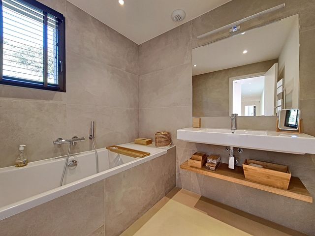 maison à louer - 5 pièces - 200.0 m2 - PORTO VECCHIO - 201 - CORSE - Century 21 Demeures Conseils