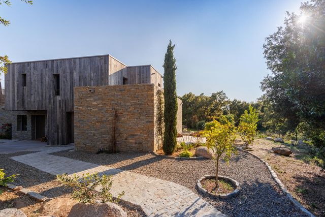 maison à louer - 5 pièces - 190.0 m2 - ZONZA - 201 - CORSE - Century 21 Demeures Conseils