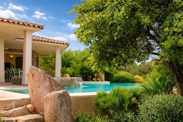 maison à vendre - 8 pièces - 233.97 m2 - ZONZA - 201 - CORSE - Century 21 Demeures Conseils