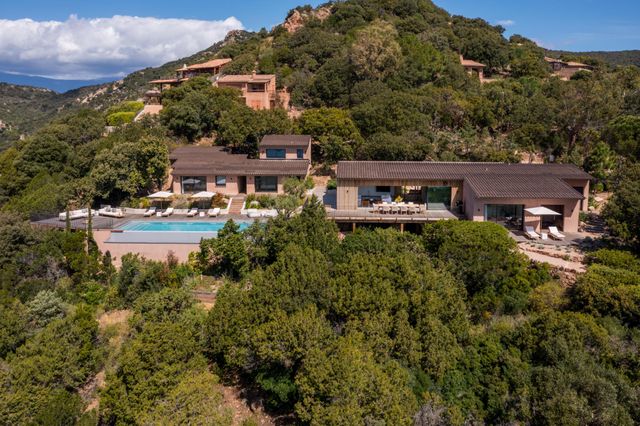 maison à louer - 7 pièces - 300.0 m2 - PORTO VECCHIO - 201 - CORSE - Century 21 Demeures Conseils