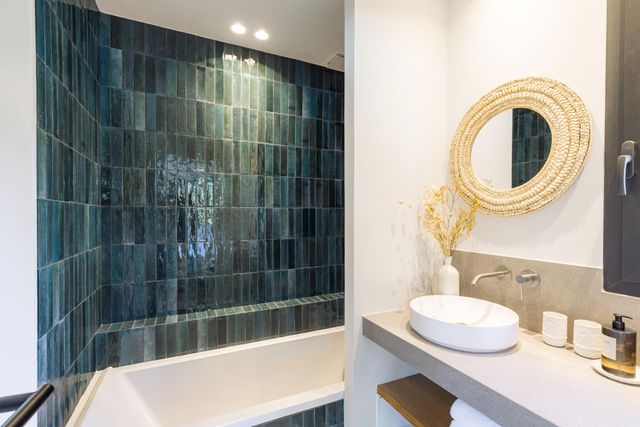 maison à louer - 7 pièces - 300.0 m2 - PORTO VECCHIO - 201 - CORSE - Century 21 Demeures Conseils