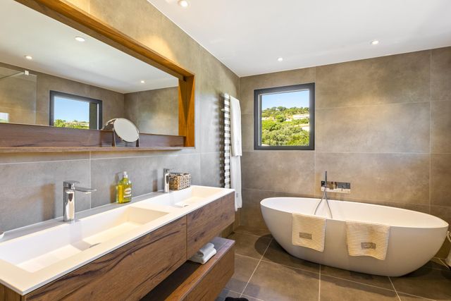 maison à louer - 6 pièces - 250.0 m2 - ZONZA - 201 - CORSE - Century 21 Demeures Conseils