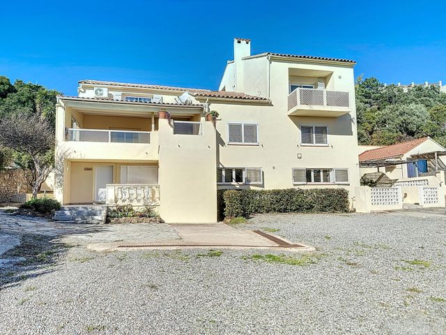 Afficher la photo en grand maison à vendre - 16 pièces - 418.49 m2 - ZONZA - 201 - CORSE - Century 21 Demeures Conseils