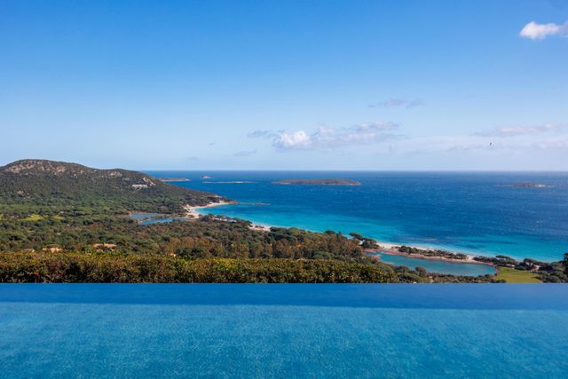 maison à louer - 8 pièces - 400.0 m2 - PORTO VECCHIO - 201 - CORSE - Century 21 Demeures Conseils