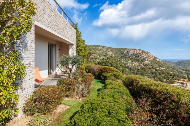 maison à louer - 8 pièces - 400.0 m2 - PORTO VECCHIO - 201 - CORSE - Century 21 Demeures Conseils