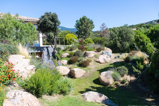 maison à louer - 8 pièces - 500.0 m2 - PORTO VECCHIO - 201 - CORSE - Century 21 Demeures Conseils