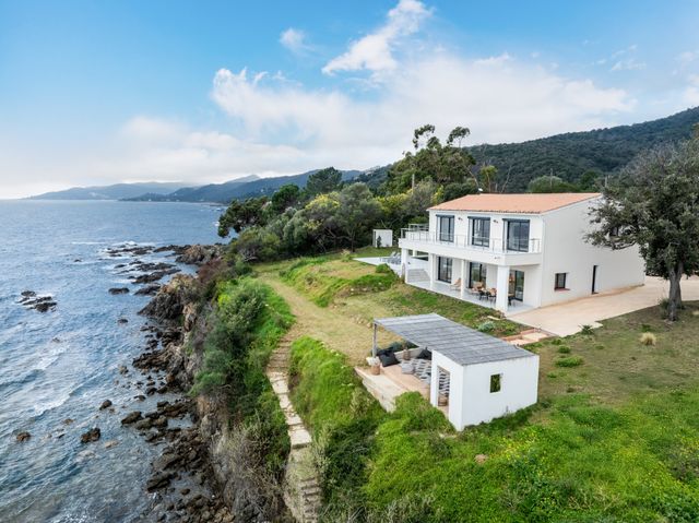 Afficher la photo en grand maison à vendre - 9 pièces - 316.0 m2 - PORTO VECCHIO - 201 - CORSE - Century 21 Demeures Conseils