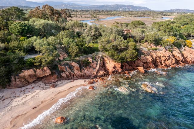 Afficher la photo en grand maison à vendre - 14 pièces - 350.0 m2 - LECCI - 201 - CORSE - Century 21 Demeures Conseils