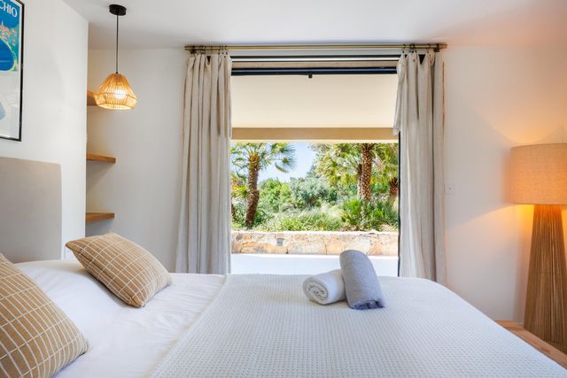 Afficher la photo en grand maison à louer - 7 pièces - 300.0 m2 - ZONZA - 201 - CORSE - Century 21 Demeures Conseils