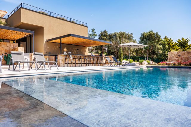 Afficher la photo en grand maison à louer - 7 pièces - 300.0 m2 - ZONZA - 201 - CORSE - Century 21 Demeures Conseils