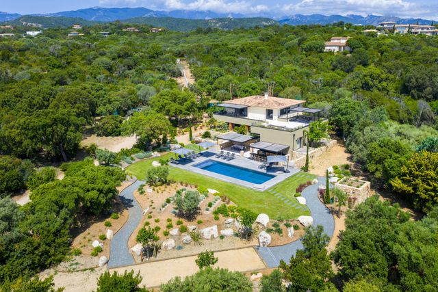 Afficher la photo en grand maison à louer - 7 pièces - 300.0 m2 - ZONZA - 201 - CORSE - Century 21 Demeures Conseils