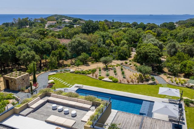 Afficher la photo en grand maison à louer - 7 pièces - 300.0 m2 - ZONZA - 201 - CORSE - Century 21 Demeures Conseils