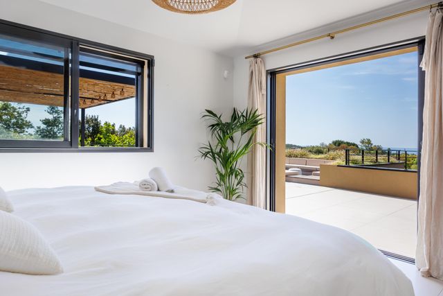 Afficher la photo en grand maison à louer - 7 pièces - 300.0 m2 - ZONZA - 201 - CORSE - Century 21 Demeures Conseils