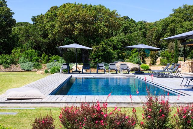 Afficher la photo en grand maison à louer - 7 pièces - 300.0 m2 - ZONZA - 201 - CORSE - Century 21 Demeures Conseils