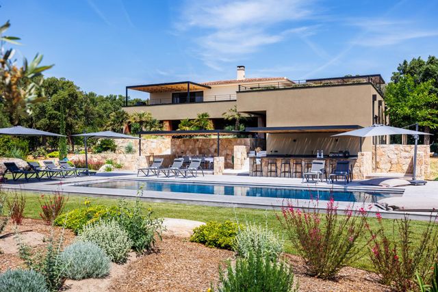 Afficher la photo en grand maison à louer - 7 pièces - 300.0 m2 - ZONZA - 201 - CORSE - Century 21 Demeures Conseils