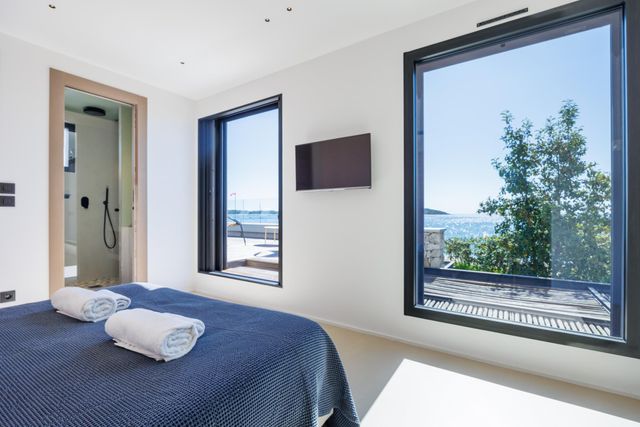 Afficher la photo en grand maison à louer - 7 pièces - 265.0 m2 - LECCI - 201 - CORSE - Century 21 Demeures Conseils