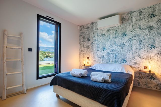 Afficher la photo en grand maison à louer - 7 pièces - 265.0 m2 - LECCI - 201 - CORSE - Century 21 Demeures Conseils