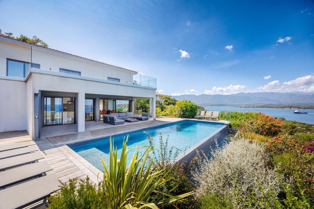 Afficher la photo en grand maison à vendre - 8 pièces - 300.0 m2 - PORTO VECCHIO - 201 - CORSE - Century 21 Demeures Conseils