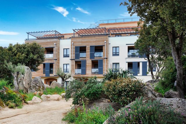 Appartement T5 à vendre - 5 pièces - 105.3 m2 - PIANOTOLLI CALDARELLO - 201 - CORSE - Century 21 Demeures Conseils