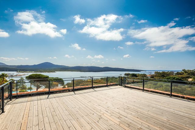 Appartement T5 à vendre - 5 pièces - 105.3 m2 - PIANOTOLLI CALDARELLO - 201 - CORSE - Century 21 Demeures Conseils